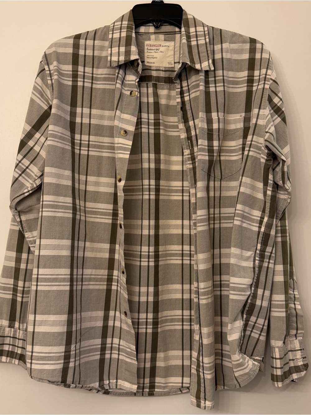 Wrangler Olive & Cream Men’s M Plaid Long-Sleeve Button-Up Shirt